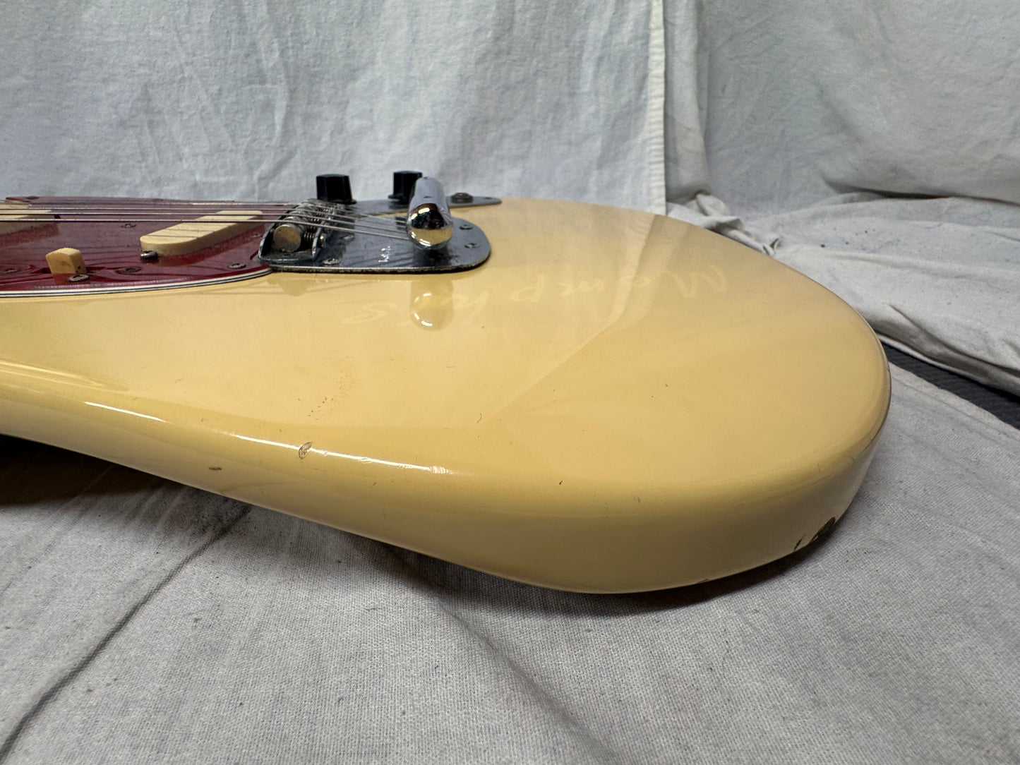 Fender Mustang Guitar with Case - MIJ Made In Japan 1993 - 1994