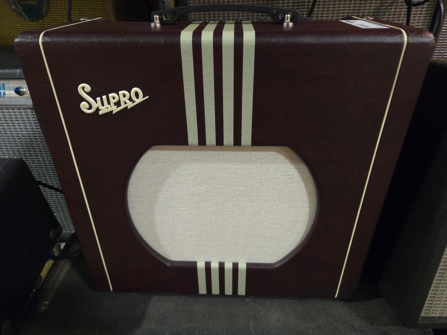 Supro 1822R Delta King 12 15-Watt 112 1x12 Guitar Combo Amplifier - Burgundy / Cream Stripes - Local Pickup Only