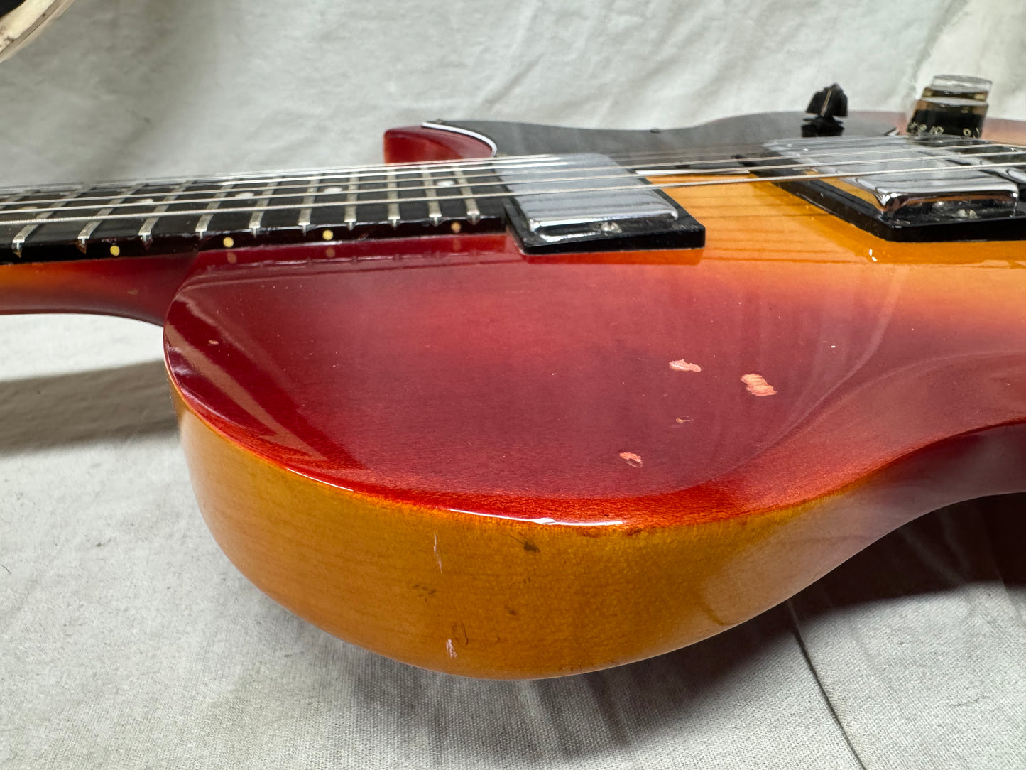 Gibson L6-S l 6s Custom Singlecut Guitar with Case - Cherry Sunburst