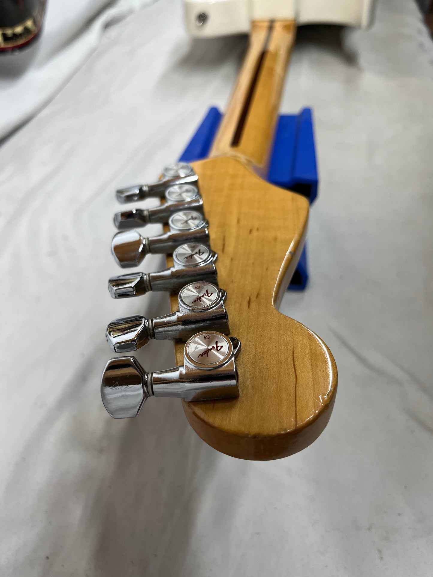 Squier Bullet HSS Singlecut Electric Guitar