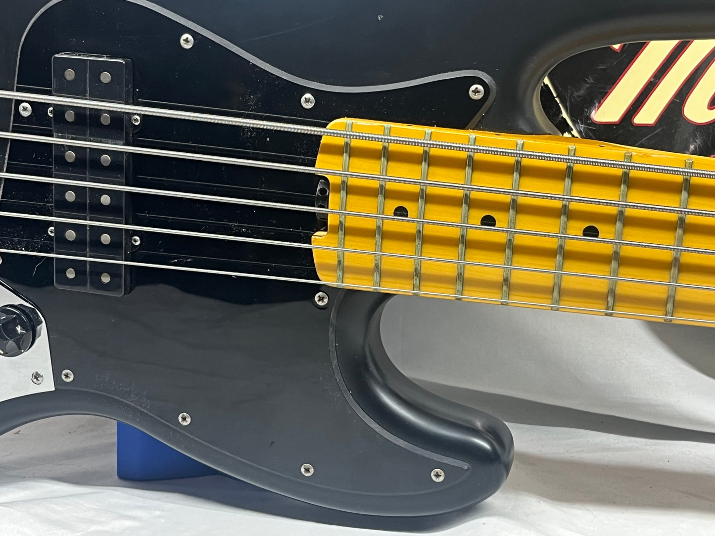 Fender Modern Player Jazz Bass V 5-String Electric Bass