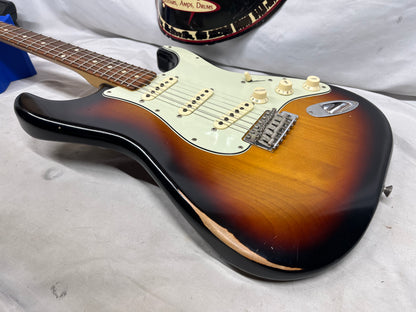 Fender Road Worn '60s Stratocaster Strat Electric Guitar - 3-Color Sunburst