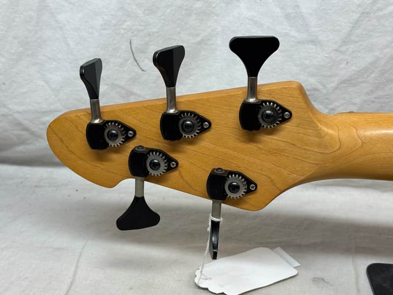 Peavey Millennium 5-string Bass - Image 8