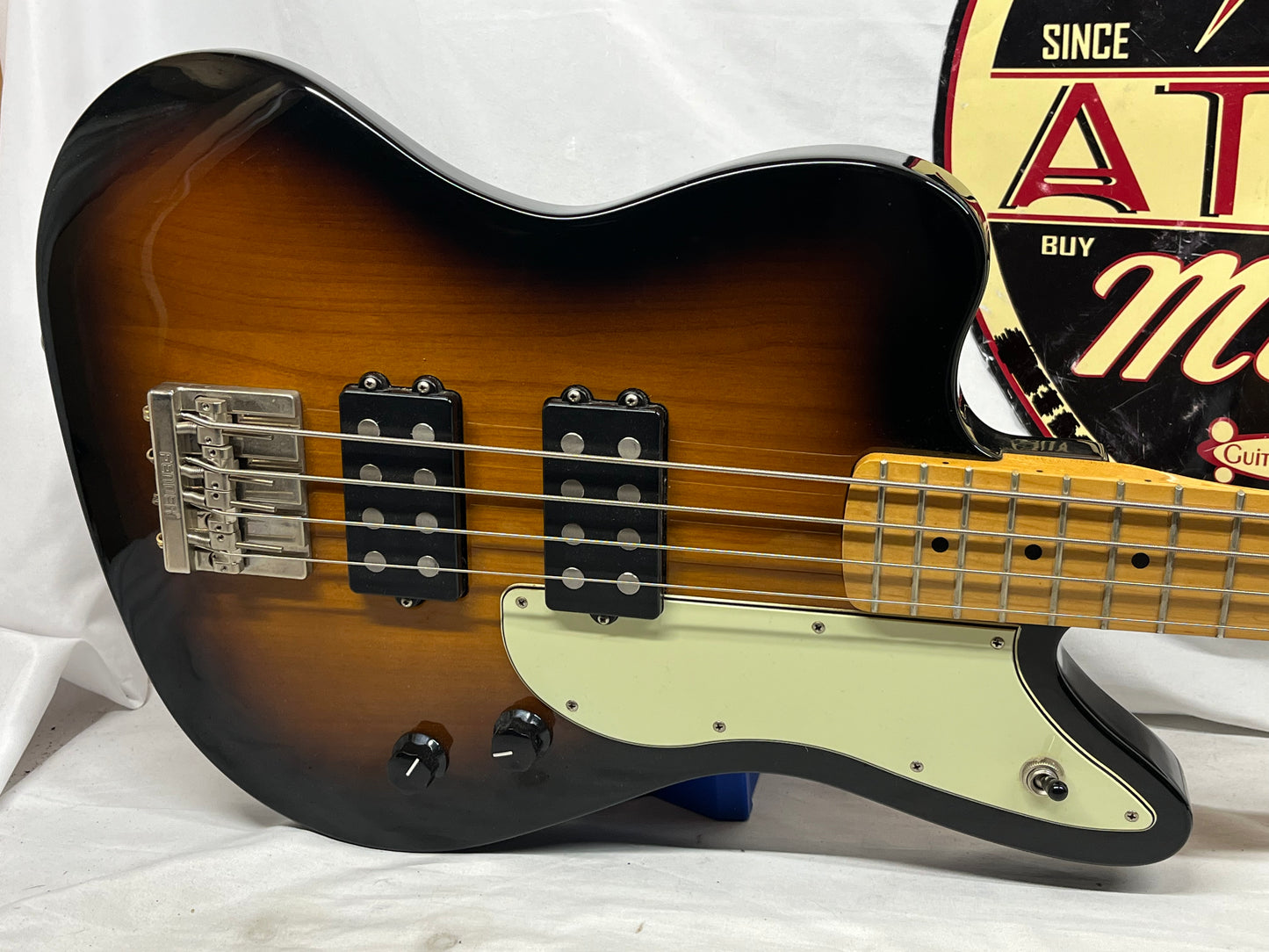 Fender Pawn Shop Reverse Jaguar 4-String Electric Bass MIM - Made in Mexico - 2-Color Sunburst