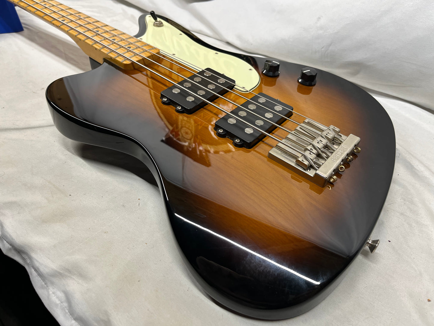 Fender Pawn Shop Reverse Jaguar 4-String Electric Bass MIM - Made in Mexico - 2-Color Sunburst