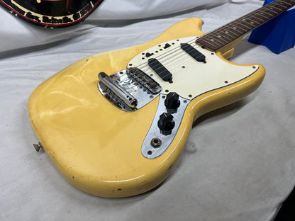 Fender Mustang Electric Guitar 1975 with Hard Case