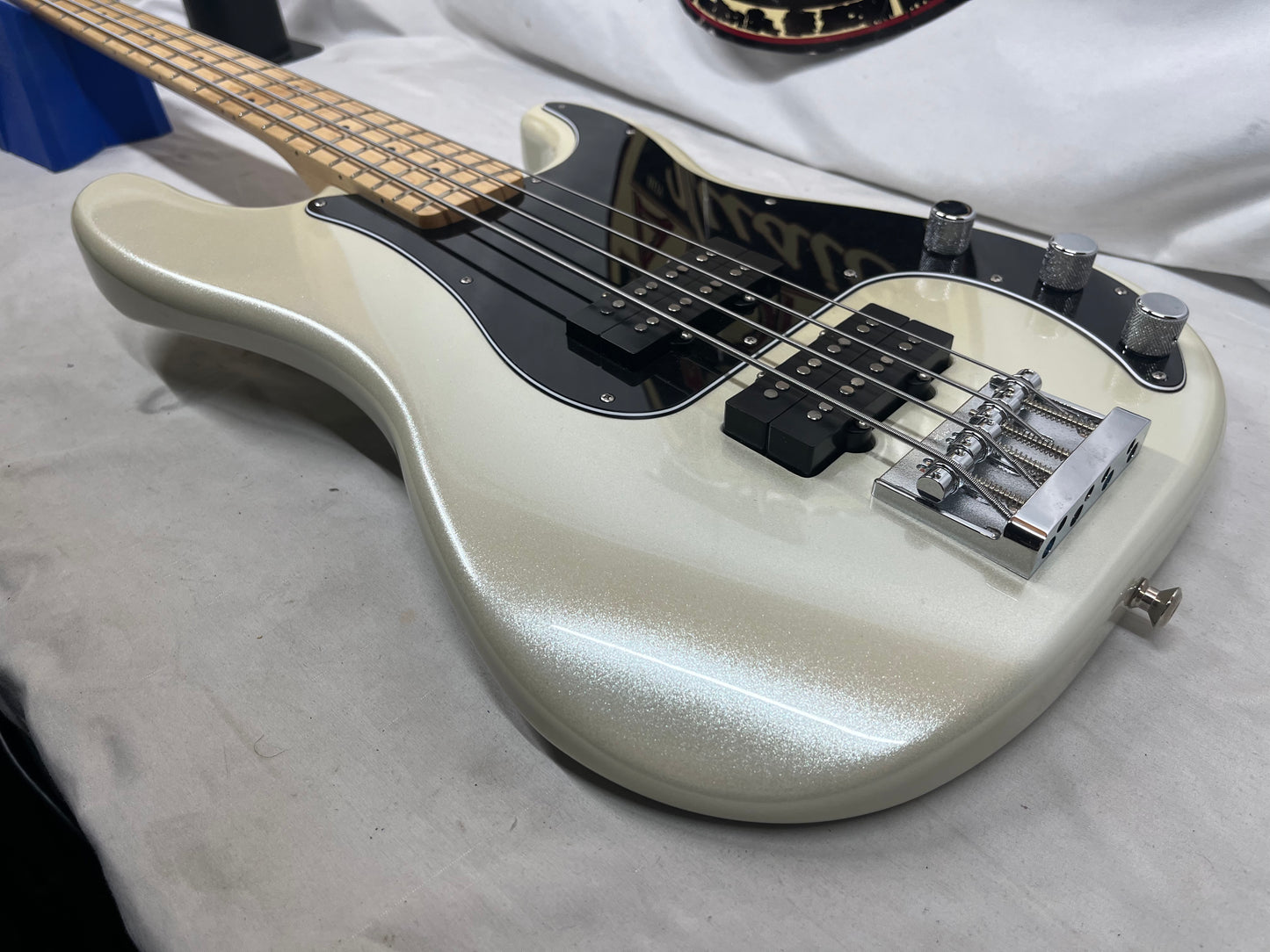 Fender 4-String Electric Precision Bass MIM - Made in Mexico