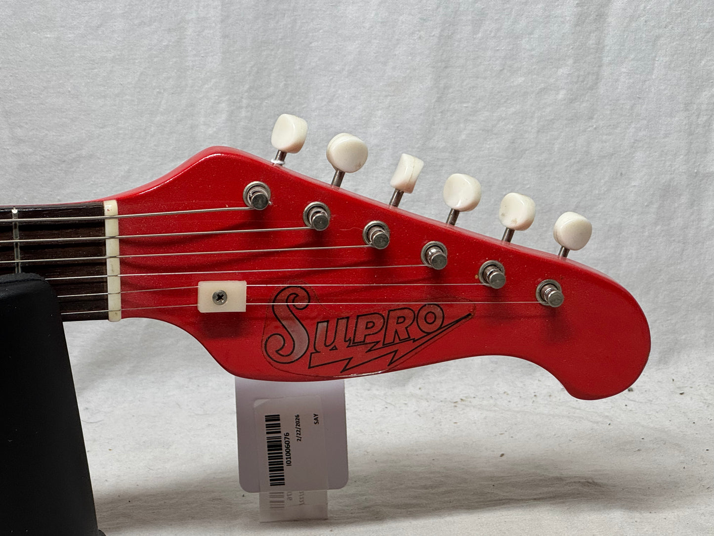 Supro Colt 22" Short Scale Guitar Vintage - Red (appears to be re-finished)