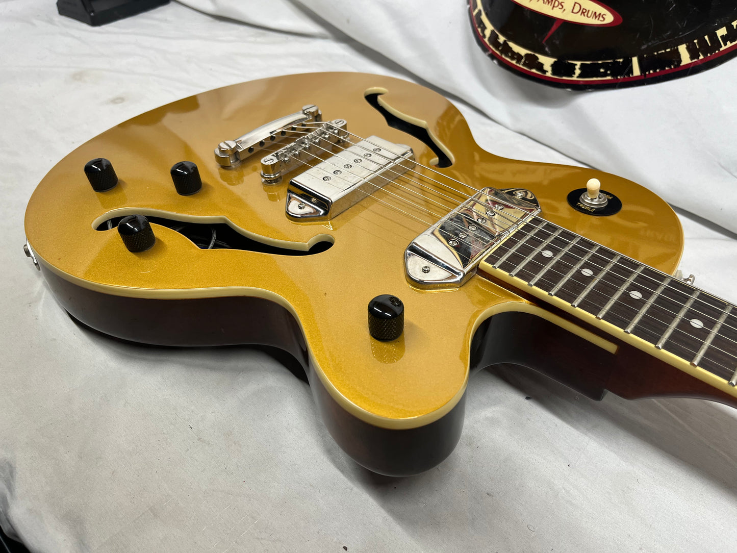 Epiphone Wildkat Studio Semi-Hollow Body Electric Guitar with Case - Metallic Goldtop
