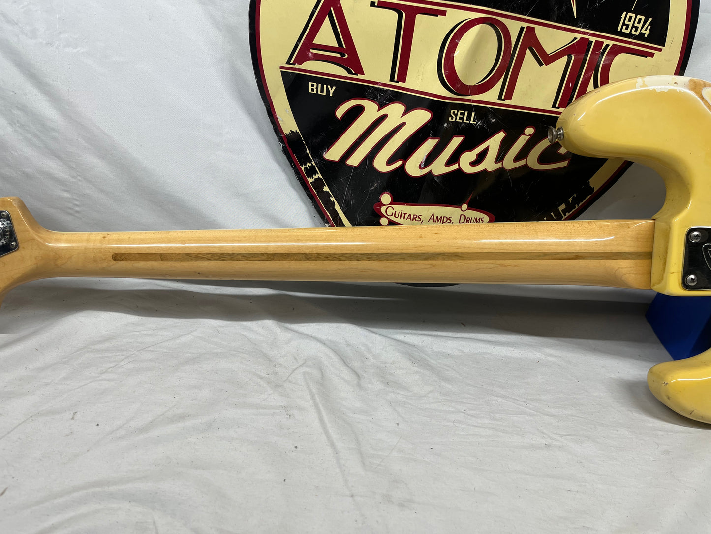 Fender American 4-String Electric Jazz Bass 1977 with Hard Case - Split in Fretboard only at the first fret *see photos*