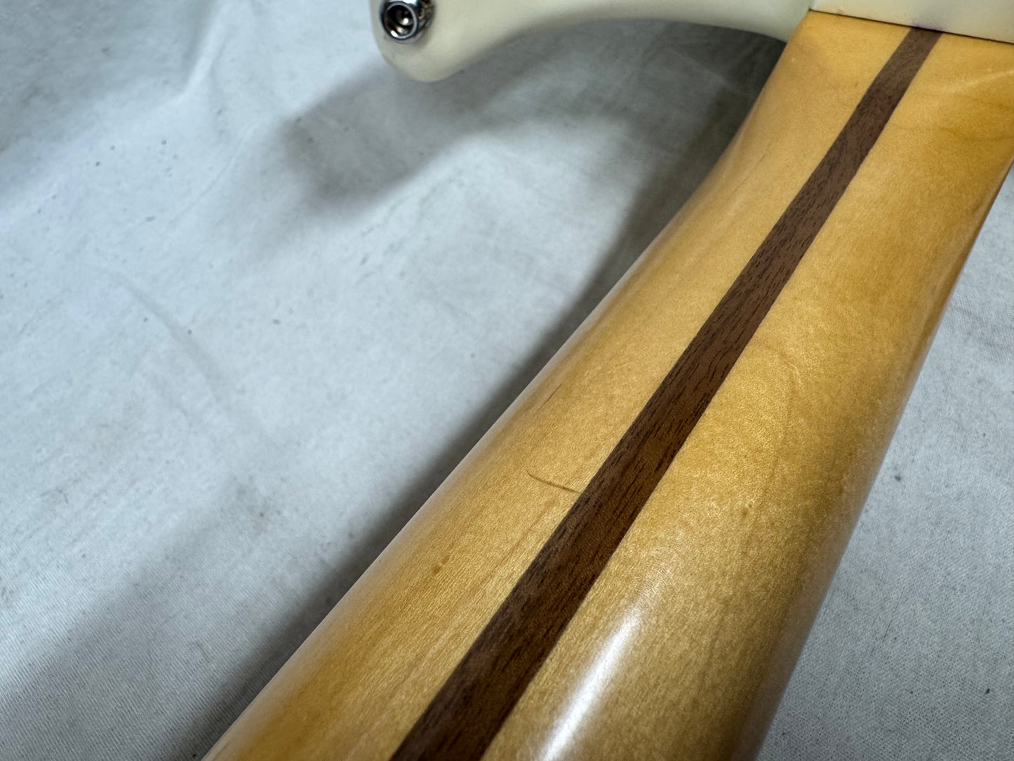 Fender Player Plus Stratocaster Guitar 2022 - Olympic Pearl / Maple neck