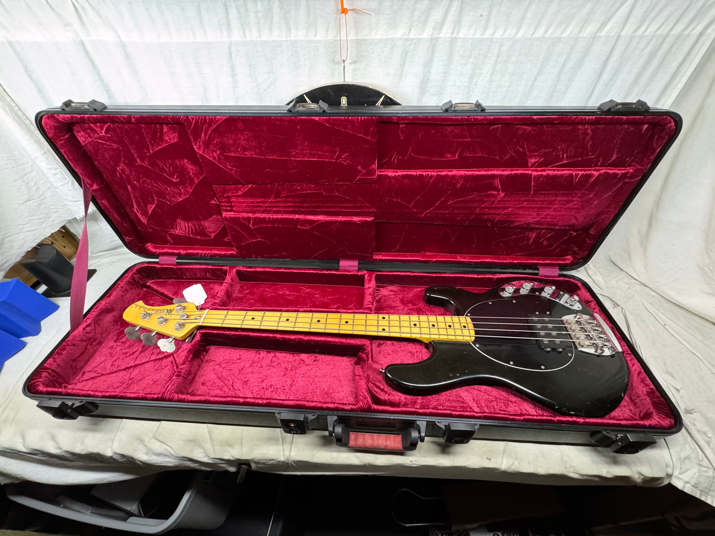 Ernie Ball Music Man StingRay sting ray 4H 4 h 4-string Bass with Gator Case - Black / Maple neck