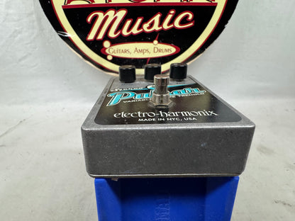 Electro-Harmonix Stereo Pulsar Variable Shape Tremolo Pedal