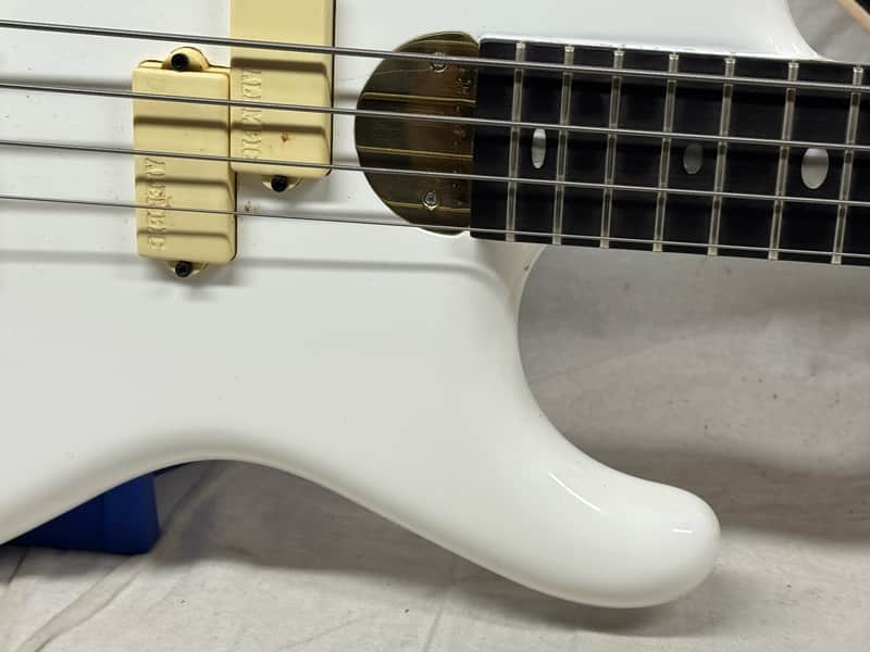 Alembic Elan 4-string Bass with Case - Image 6