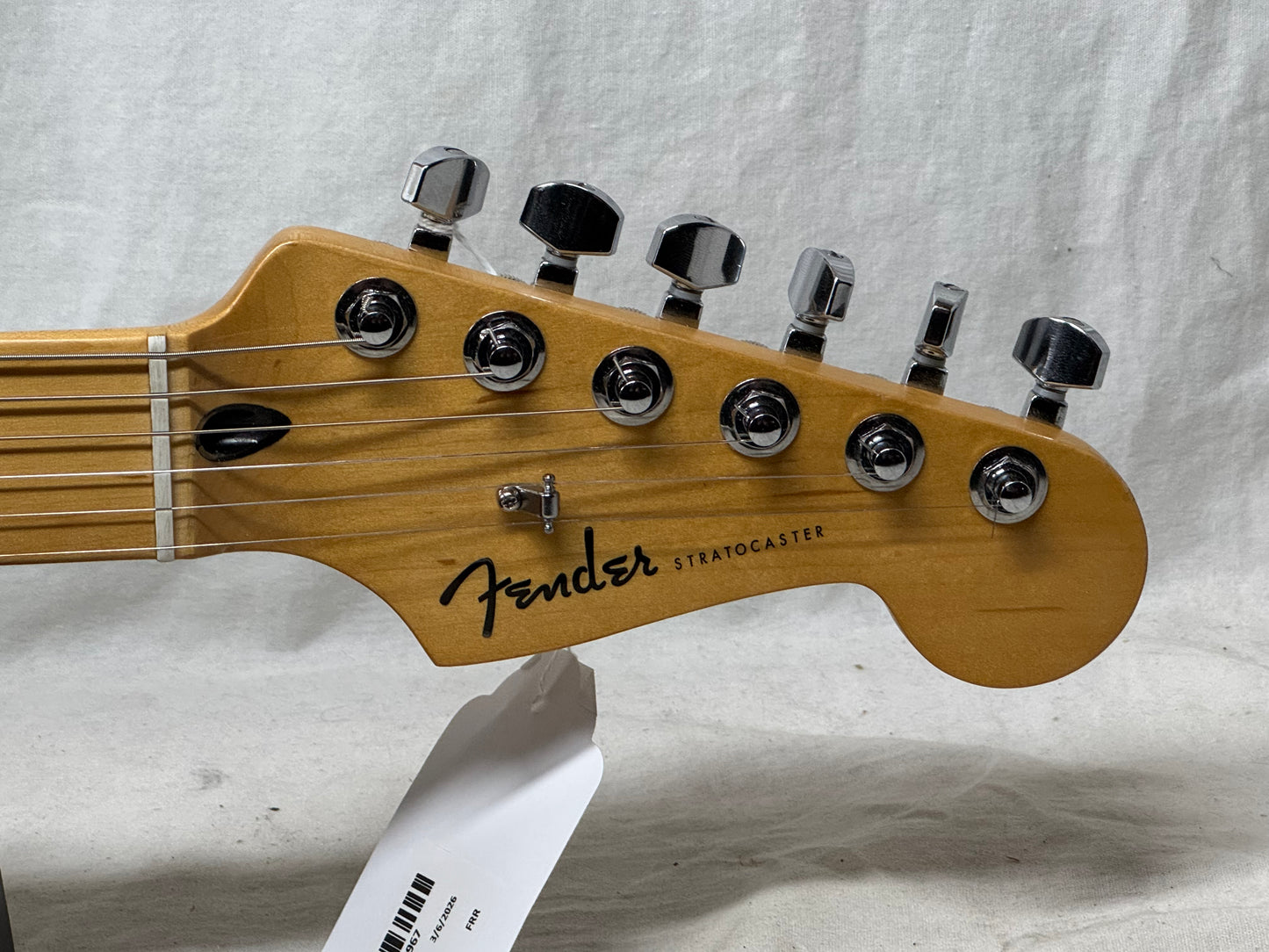 Fender Player Plus Stratocaster Guitar 2022 - Olympic Pearl / Maple neck