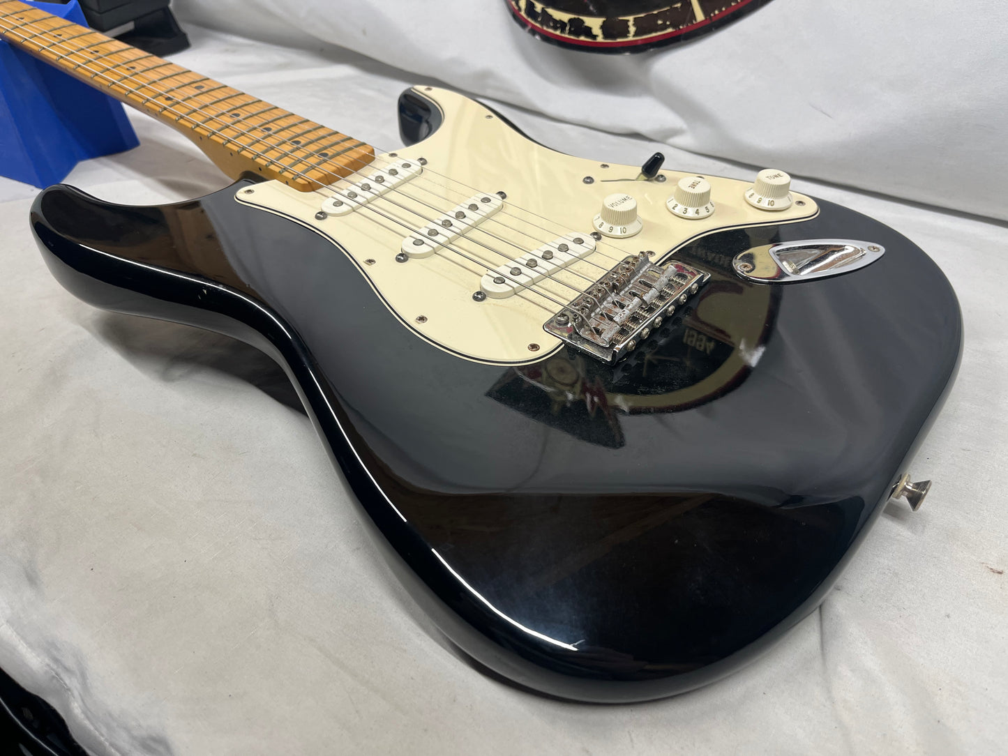 Fender Standard Stratocaster Strat Electric Guitar MIM - Made in Mexico - Black