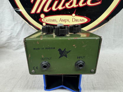 Electro-Harmonix x Sovtek " Green Russian " Big Muff π Pi version 7C 3rd Edition Distortion Fuzz Pedal with Original Wood Box - BM-1-01.00.001 ~2000 - Bubble Font / 6-Screw Chassis