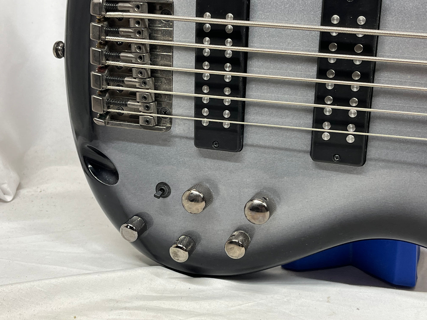 Ibanez Soundgear SR305E 5-String Electric Bass