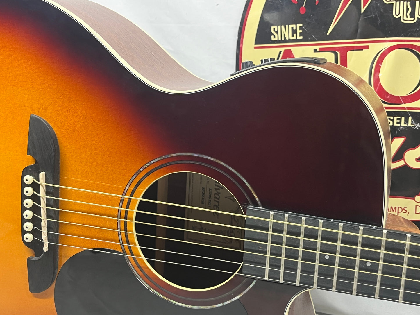 Alvarez RF26CESB Regent Series Acoustic Electric Guitar - *Missing Battery Cover*