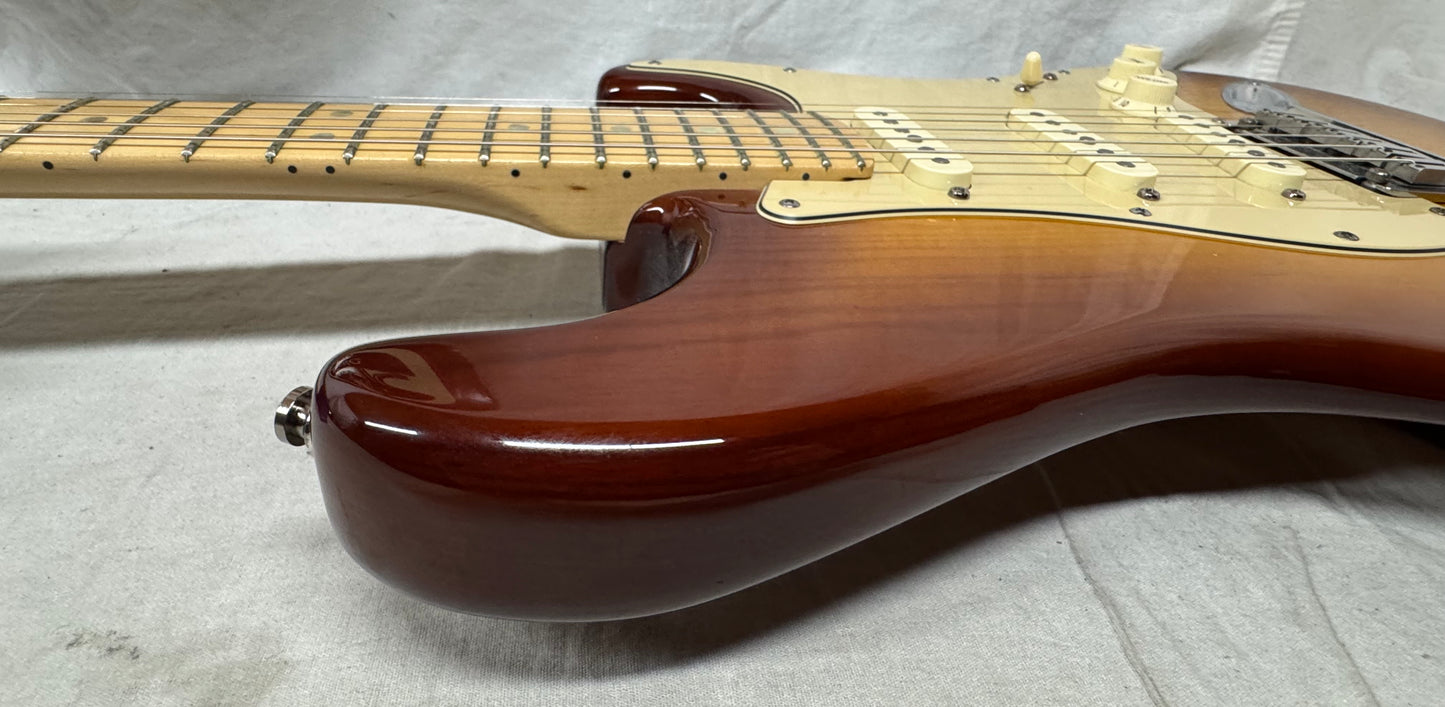 Fender American Deluxe Ash Stratocaster Guitar with Case 2005 - Tobacco Sunburst / Maple neck