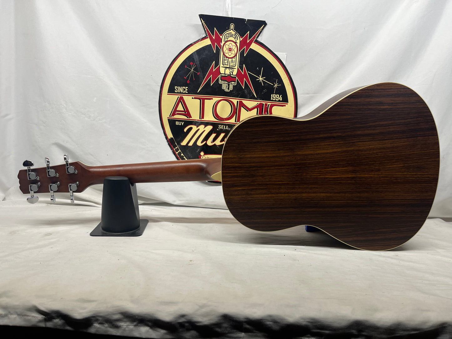 Wechter 1730 Acoustic Guitar