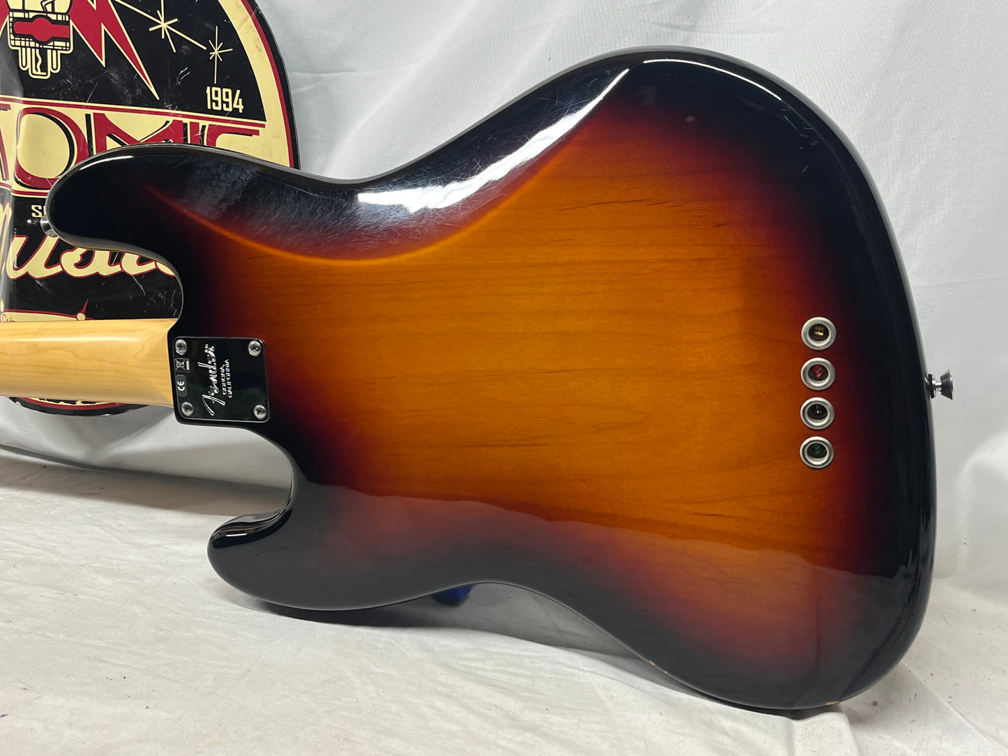 Fender American Standard 4-String Electric Jazz Bass 2011 with Hard Case - 3-Color Sunburst