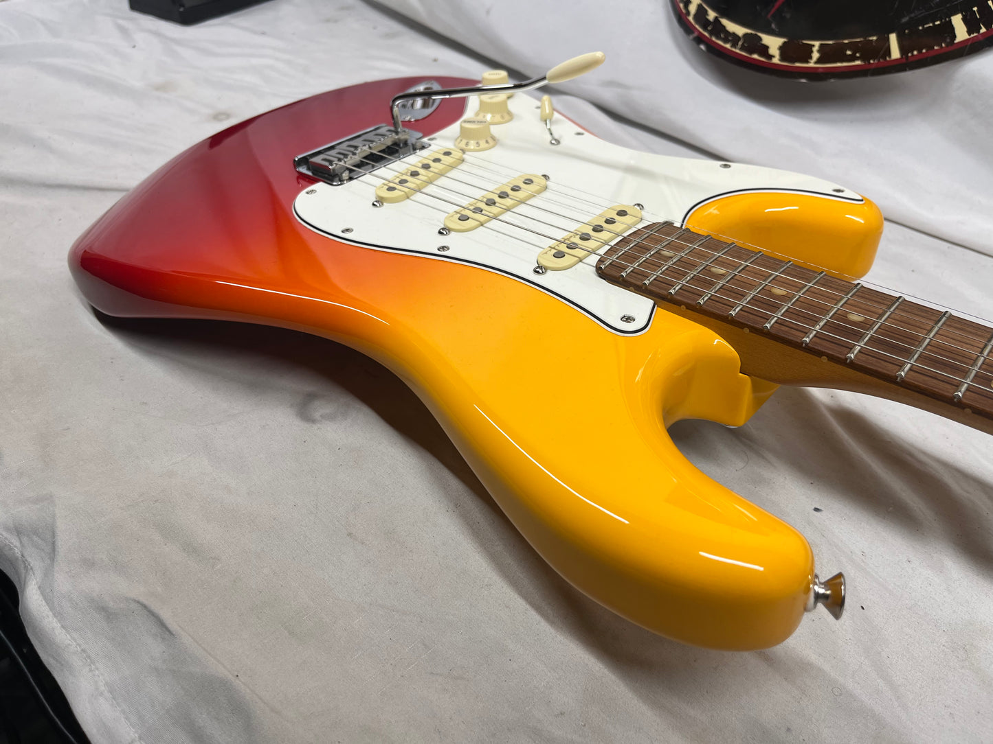 Fender Player Plus Stratocaster Strat Left-Handed Lefty Electric Guitar MIM - Made in Mexico - Tequila Sunrise