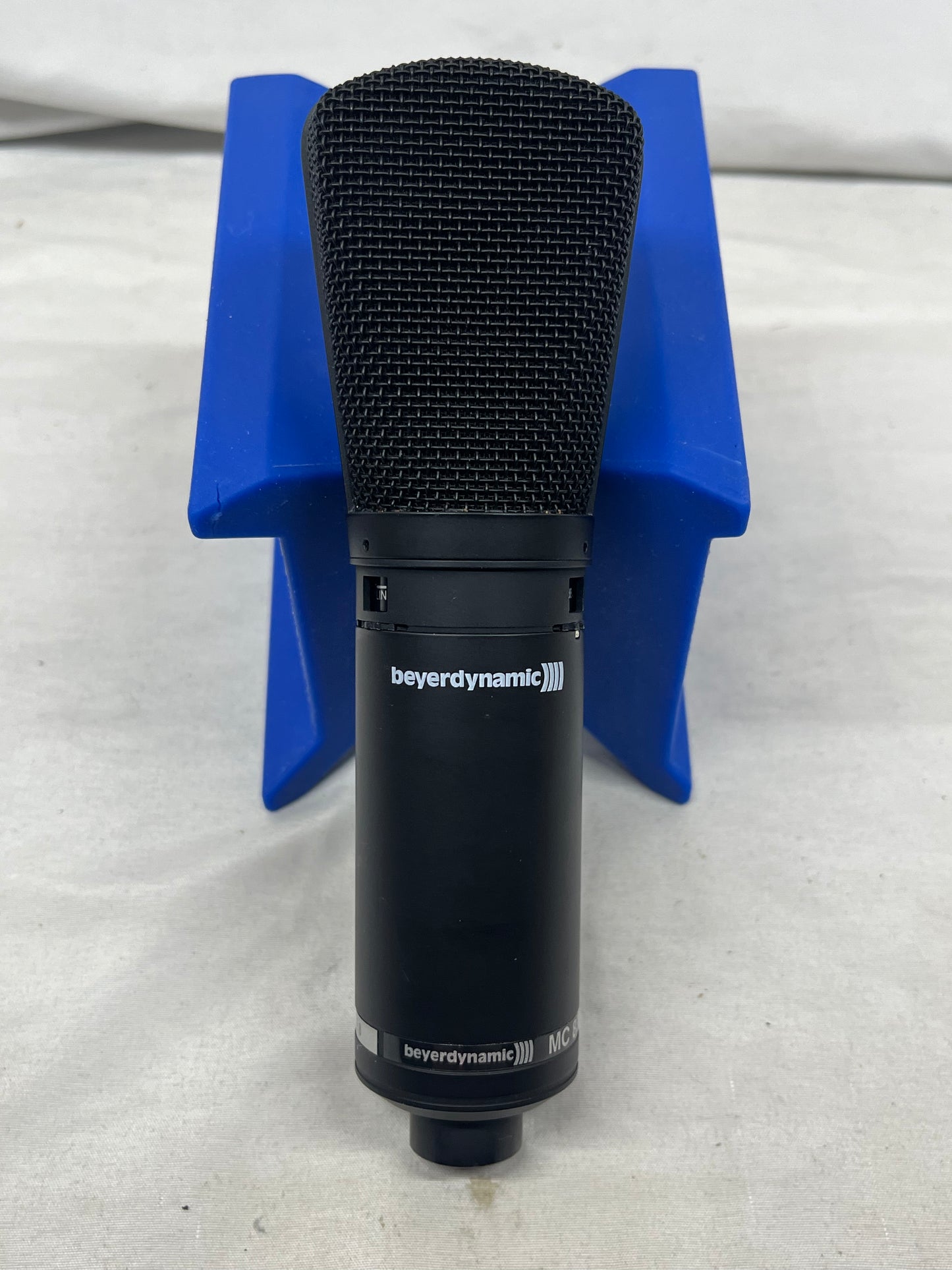 Beyerdynamic MC 834 Cardioid Condenser Microphone with Shock Mount and Case