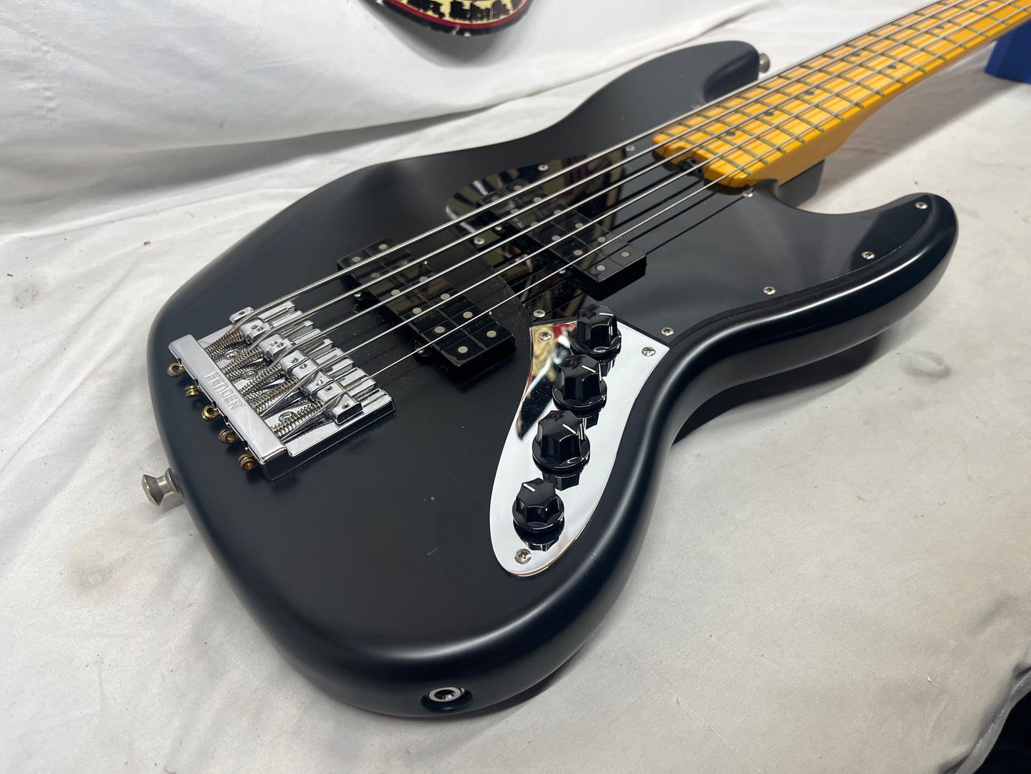 Fender Modern Player Jazz Bass V 5-String Electric Bass
