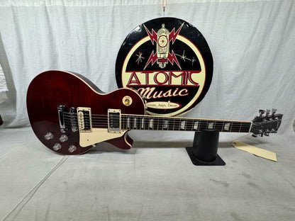 Gibson Les Paul Classic Guitar with Case - Image 2