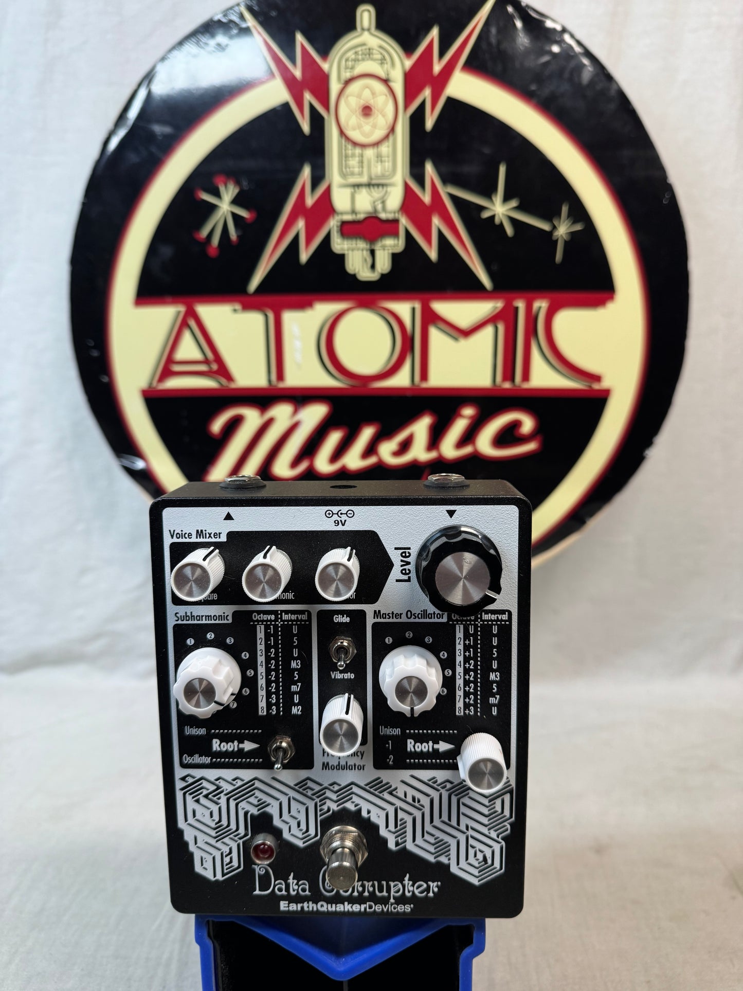 EarthQuaker Devices Data Corrupter Monophonic Analog Harmonizing PLL w/Modulation Guitar Synth Fuzz Pedal