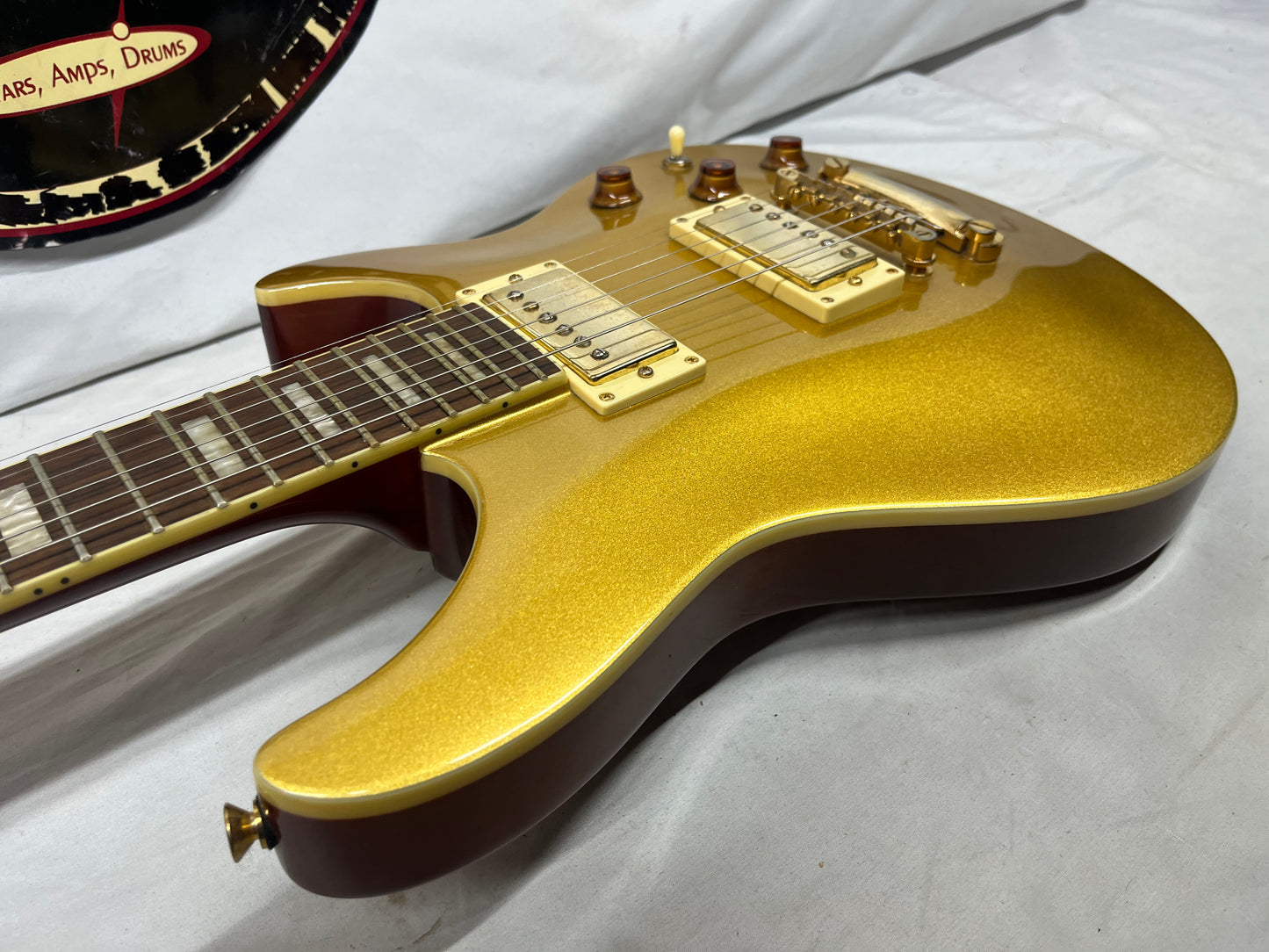 Peavey HP Signature Series Goldtop Electric Guitar