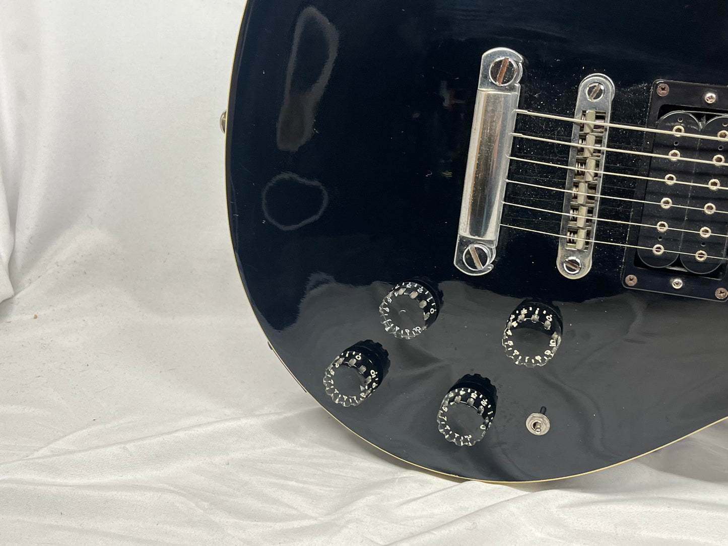 Vantage Entertainar VE-550 Electric Guitar