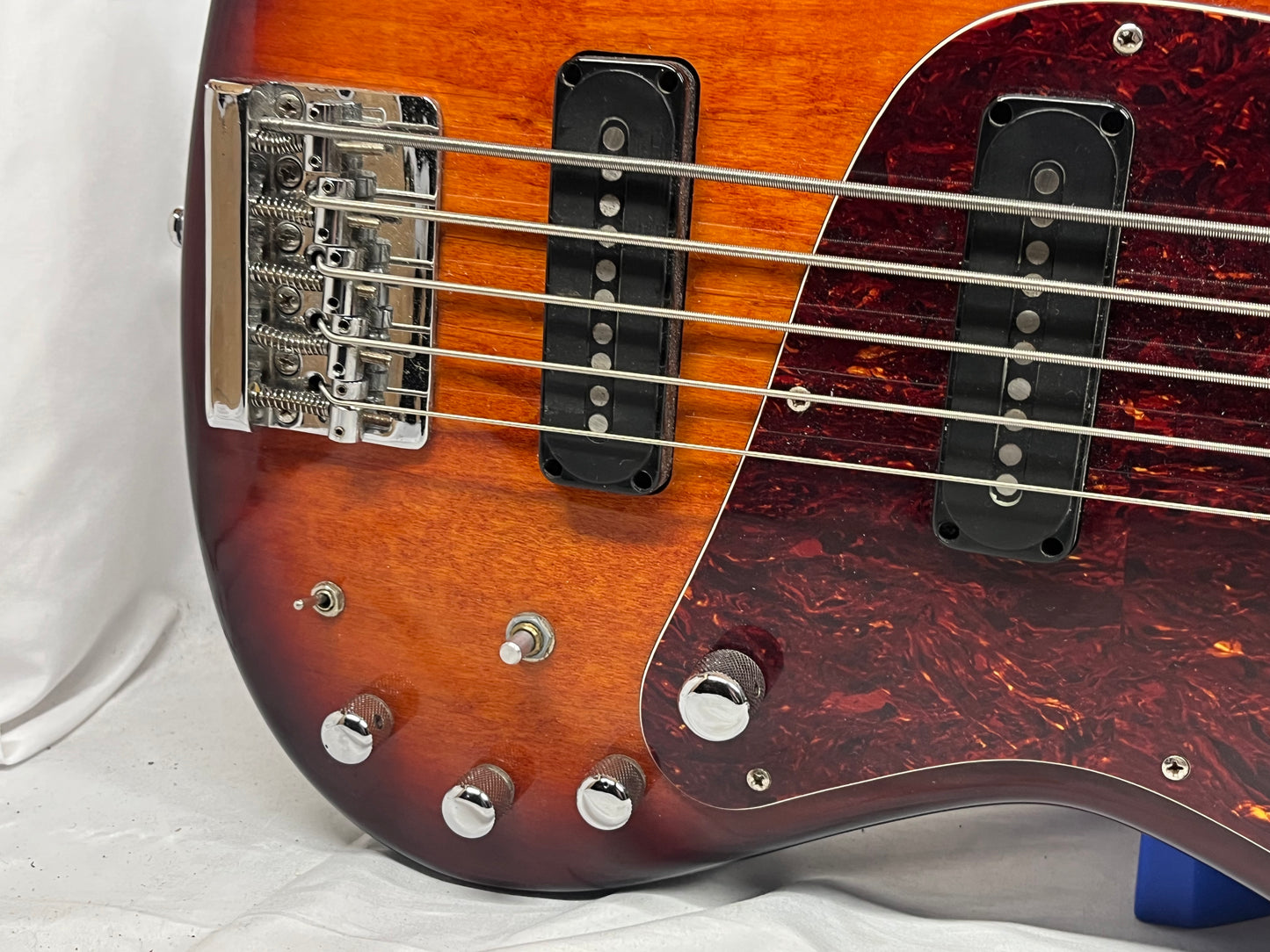 Ibanez TR505 Expressionist 5-String Doublecut Electric Bass - Violin Sunburst