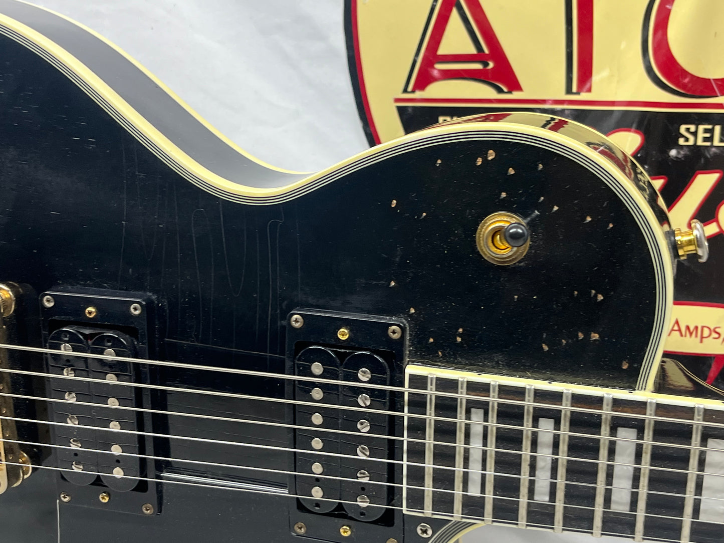 Sawtooth Singlecut LP-Style Electric Guitar - Distressed Black