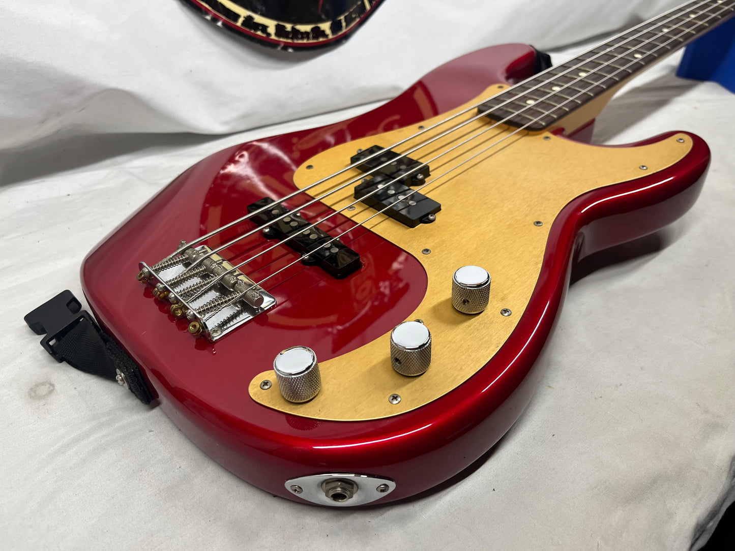 Fender Deluxe Series Precision Bass Special Bass Guitar 1998 - Red