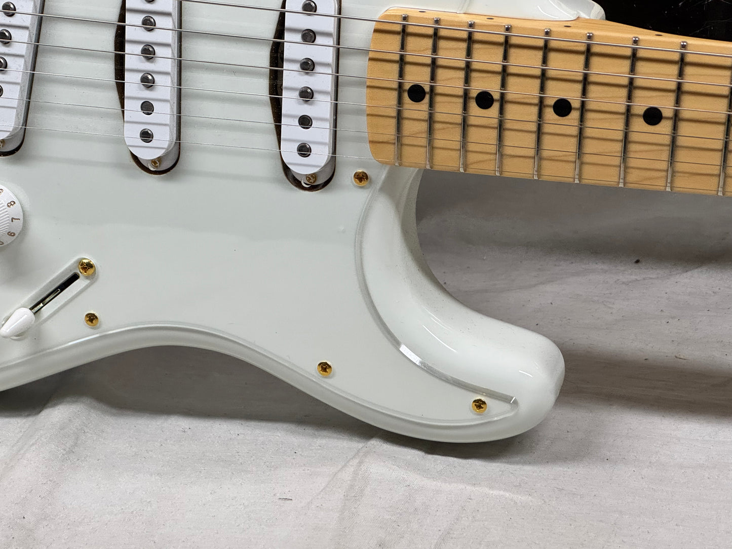 Fender MIJ Ken L’arc-en-Ci Signature Experiment #1 no. 1 Stratocaster Guitar with Case 2024 - Polar White / Maple neck