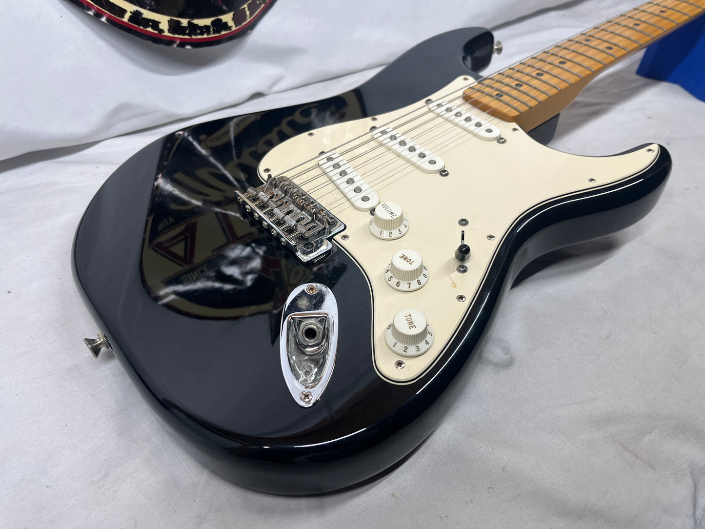 Fender Standard Stratocaster Strat Electric Guitar MIM - Made in Mexico - Black
