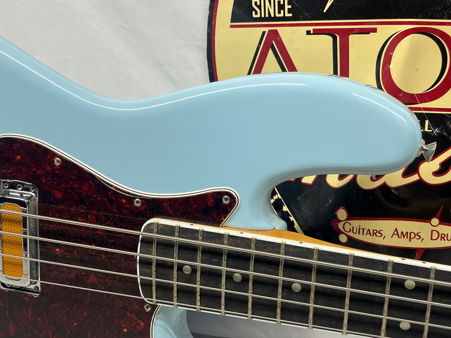 Fender Gold Foil Jazz Bass 4-String Electric Bass - Sonic Blue