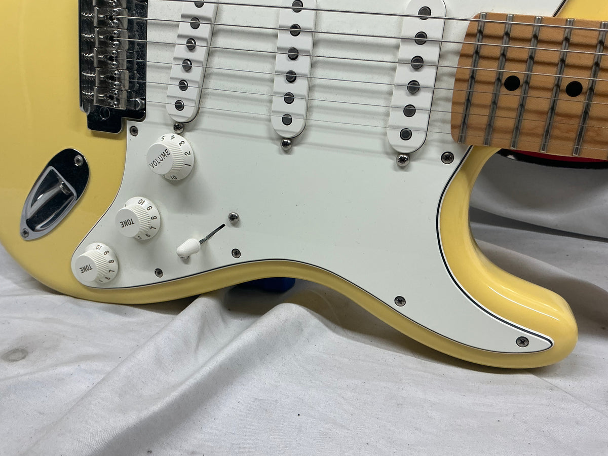 Fender Player Stratocaster Guitar 2019 - Buttercream / Maple neck