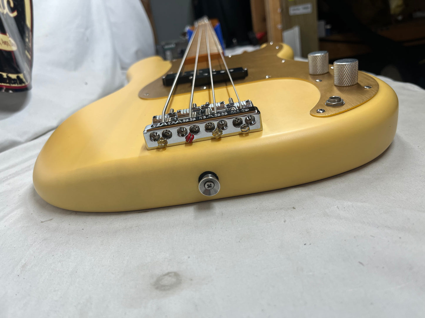 Squier 40th Anniversary Precision Bass Vintage Edition 4-String Electric Bass with Gig Bag - Satin Vintage Blonde