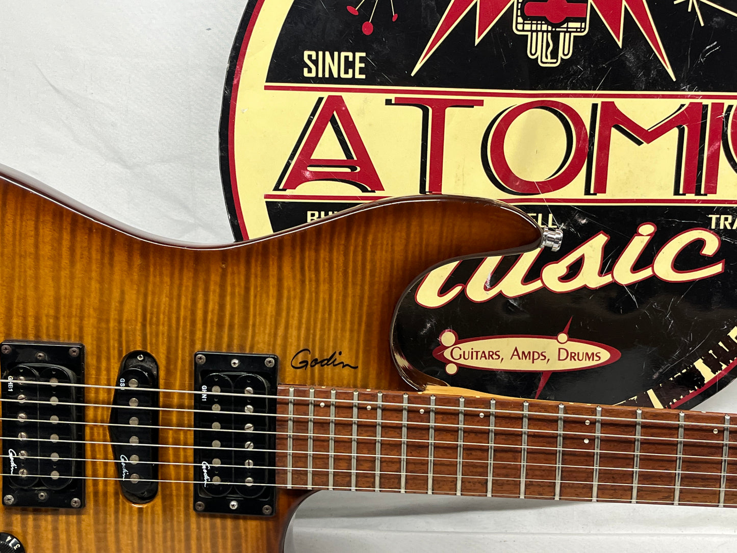 Godin Freeway Classic Electric Guitar - Dual Action Truss Rod