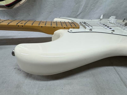 Fender EOB Sustainer Ed O'Brien ( Radiohead ) Signature Stratocaster Guitar with Case - Image 22