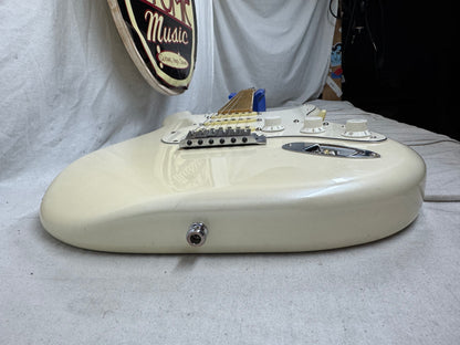 Fender Player Plus Stratocaster Guitar 2022 - Olympic Pearl / Maple neck