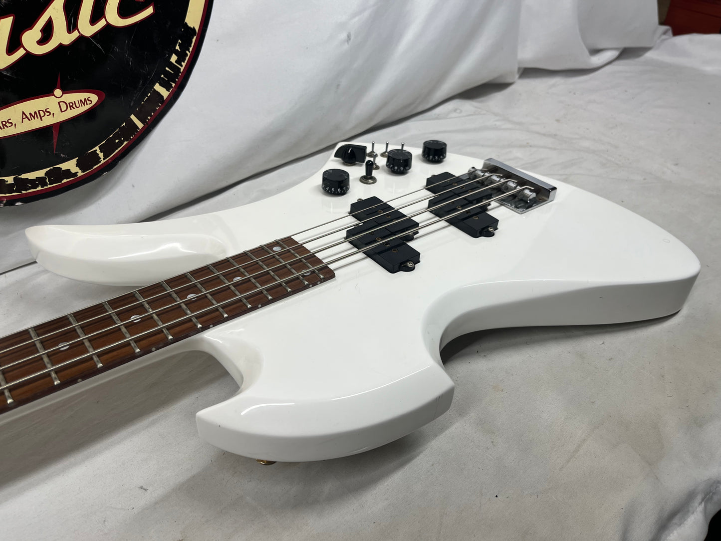 Burny Mockingbird 4-String Electric Bass