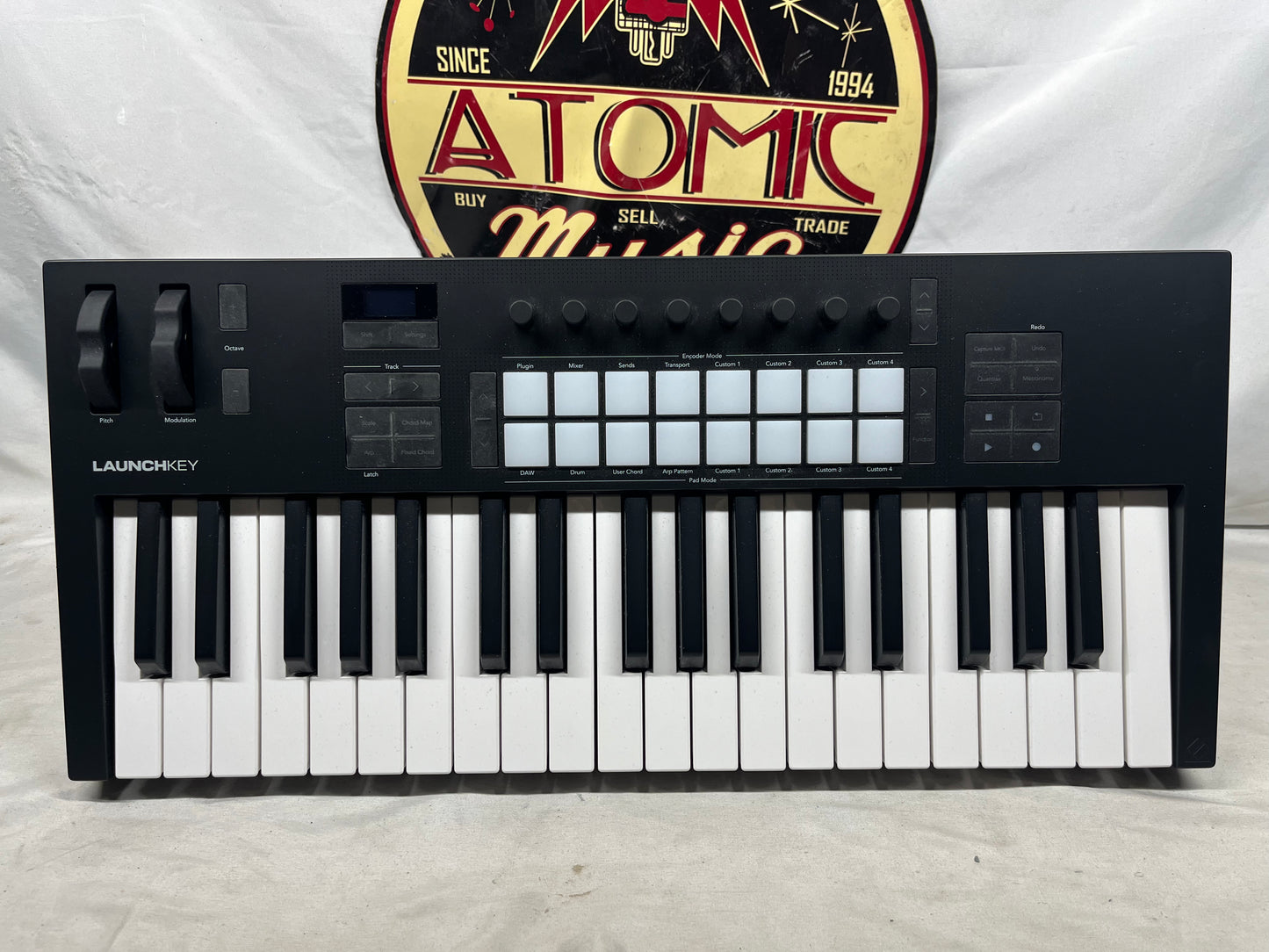 Novation Launckey 37 MIDI Keyboard Controller with Box
