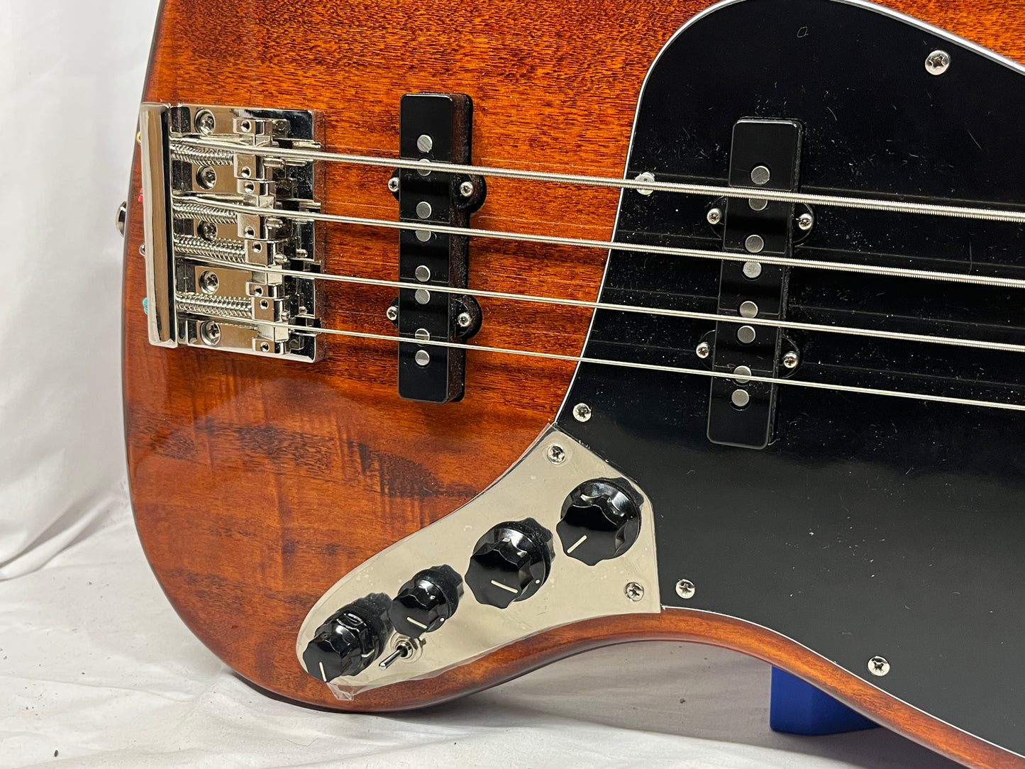 Squier Classic Vibe Active '70s 4-String Electric Jazz Bass - Mocha