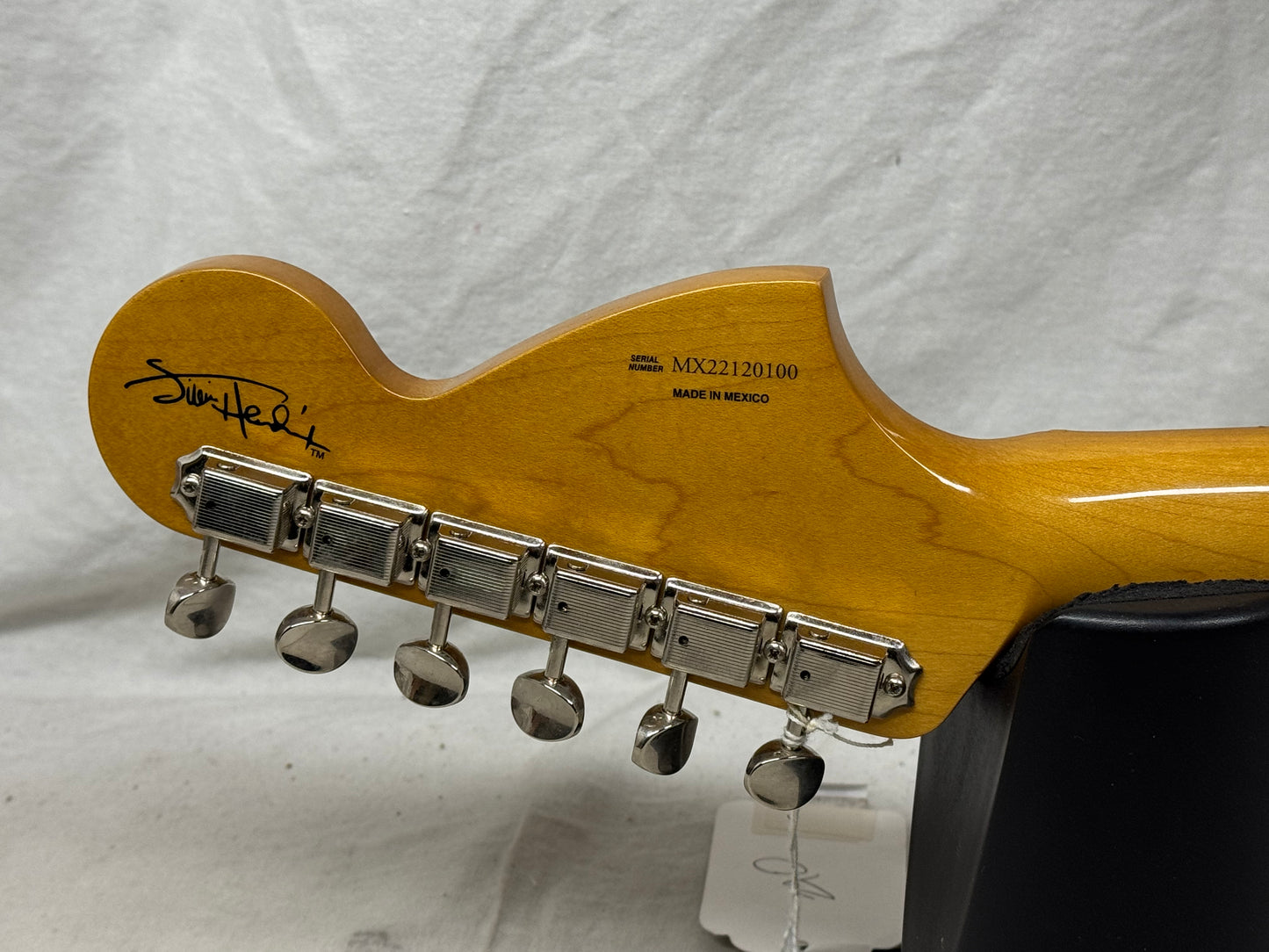 Fender Jimi Hendrix Stratocaster Guitar 2022 - 3-Color Sunburst / Maple neck