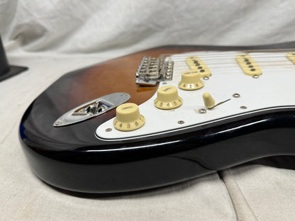 Fender Jimi Hendrix Stratocaster Guitar 2022 - 3-Color Sunburst / Maple neck