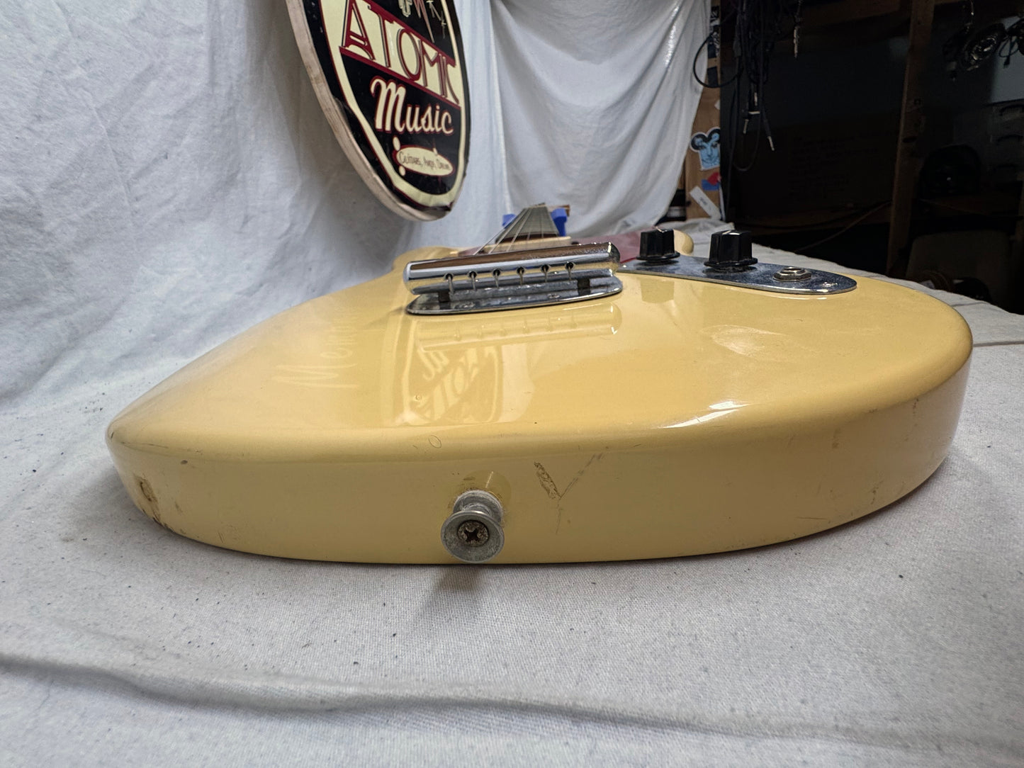 Fender Mustang Guitar with Case - MIJ Made In Japan 1993 - 1994